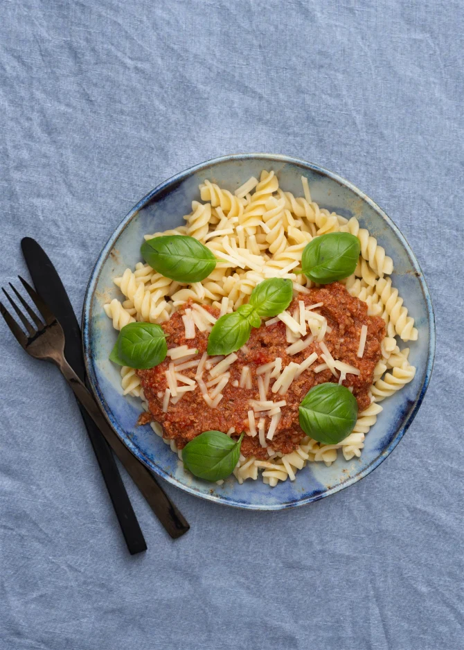  Pasta bolognese med skjult selleri. Hertil gnavegrønt