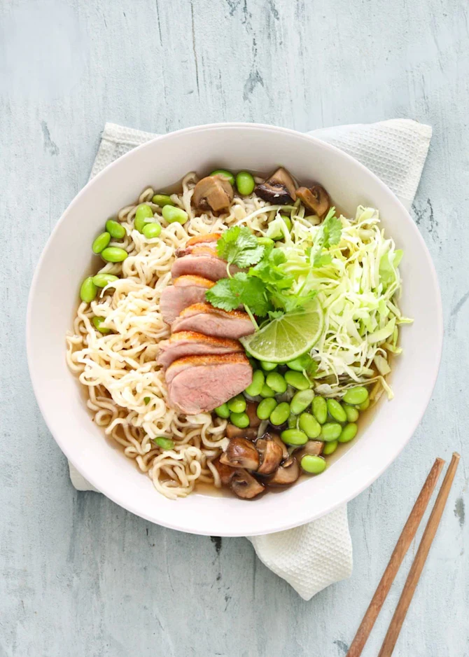Asiatisk nudelsuppe med andebryst