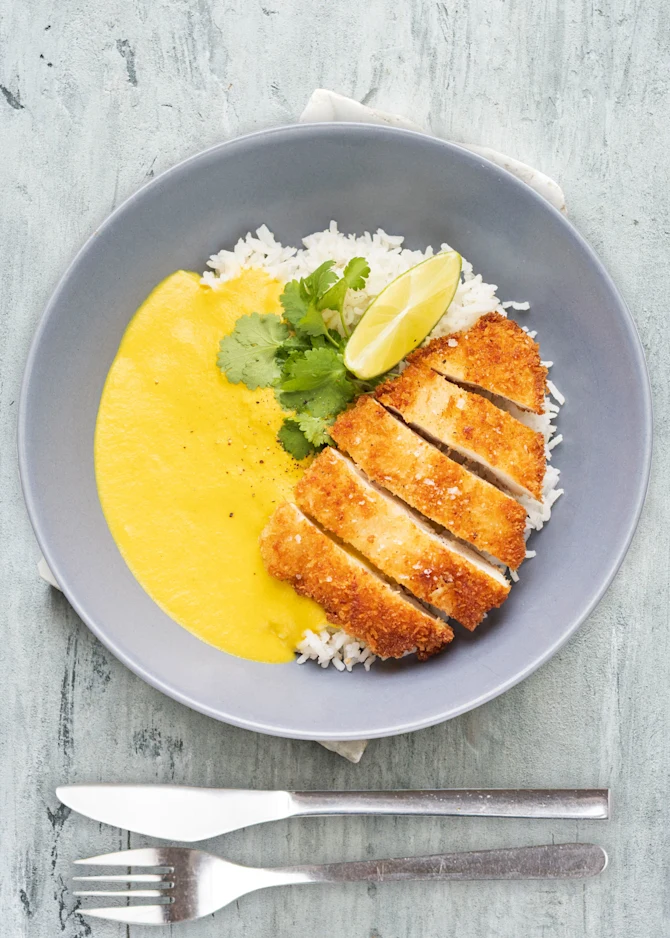 Chicken katsu med karrysovs og ris