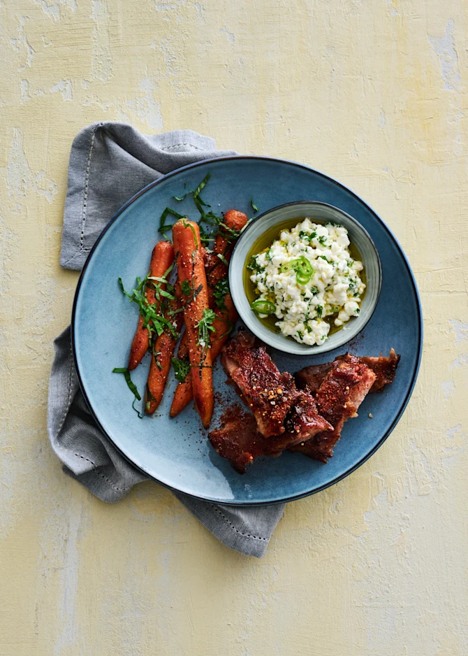 Kamben med stegte gulerødder og hytteost dressing