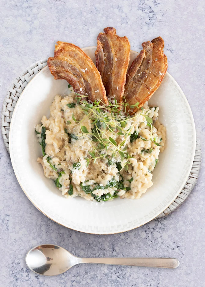 Risotto med paneret kylling og sprød salat