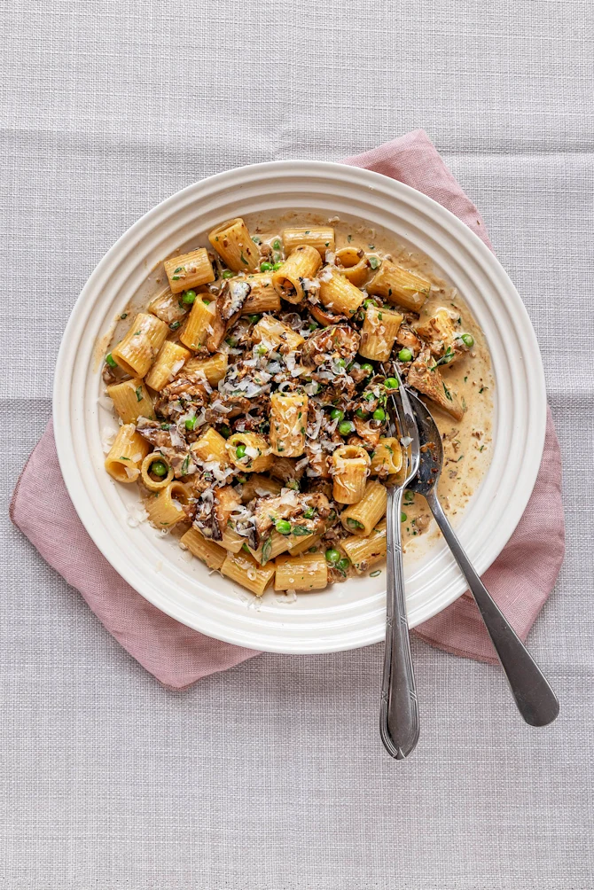 Cremet pasta med hakket grønt