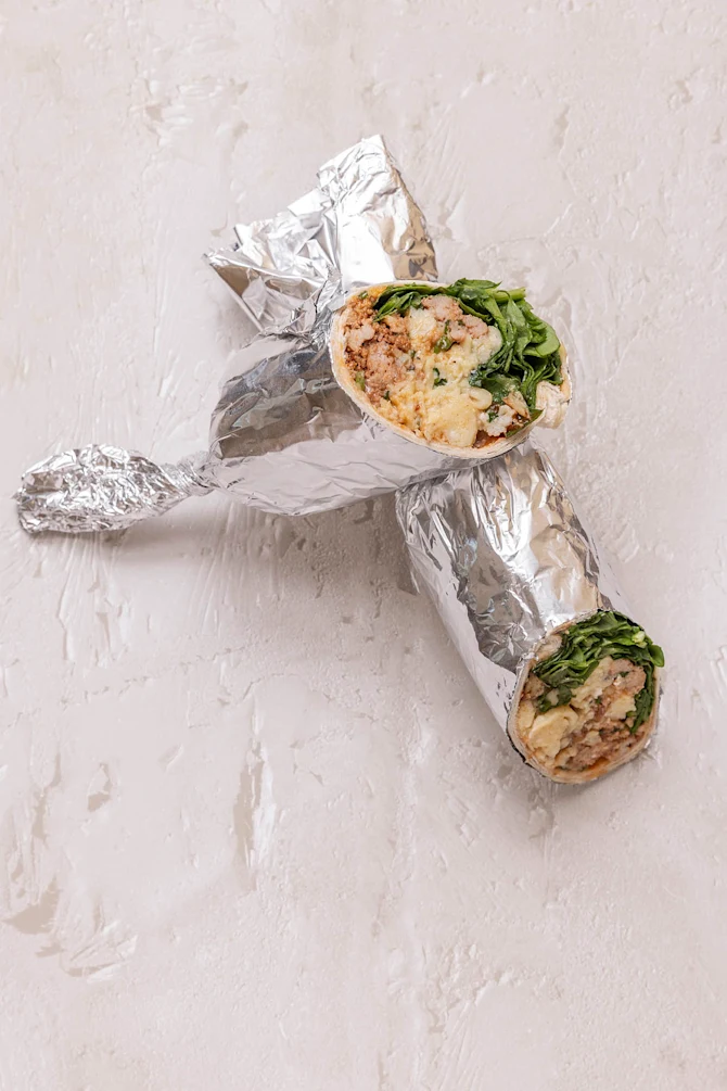 Wrap med gris, æg og kartofler 