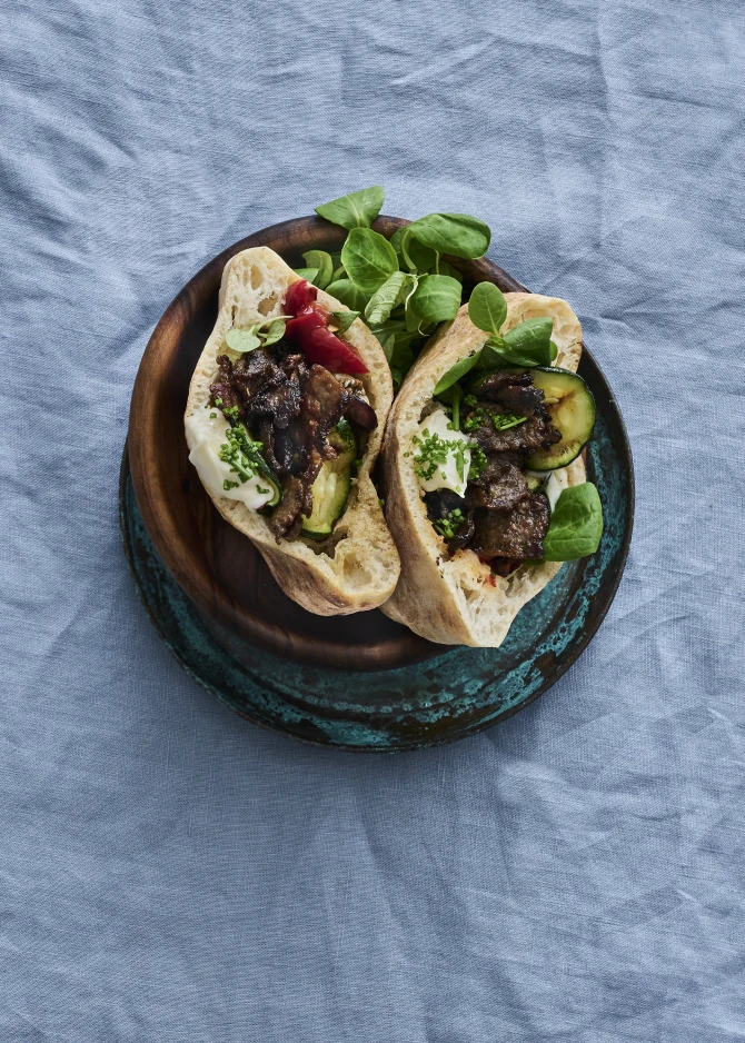 Kebabpita med grillede grøntsager