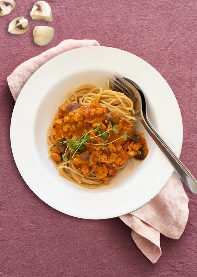 Spaghetti med cremet kødsovs med kylling