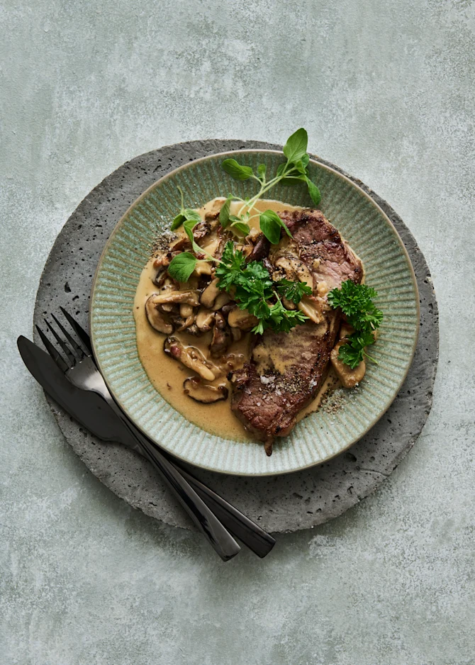 Entrecote med cremet svampewhiskysauce