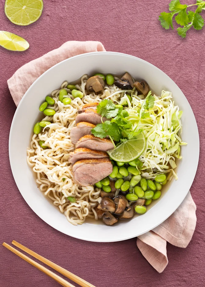 Asiatisk nudelsuppe med andebryst