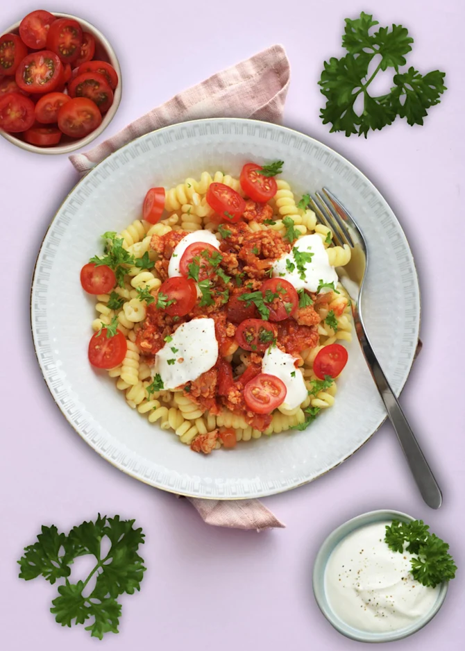 Tyrkiskinspireret pastaret med hakket kylling