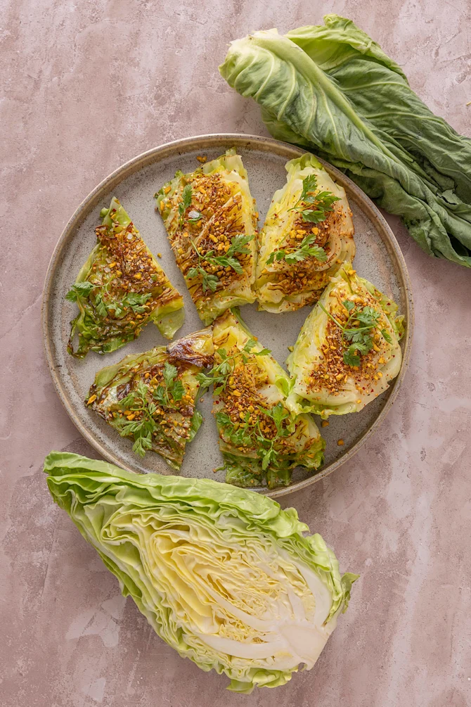 Karamelliseret spidskål med dukkah