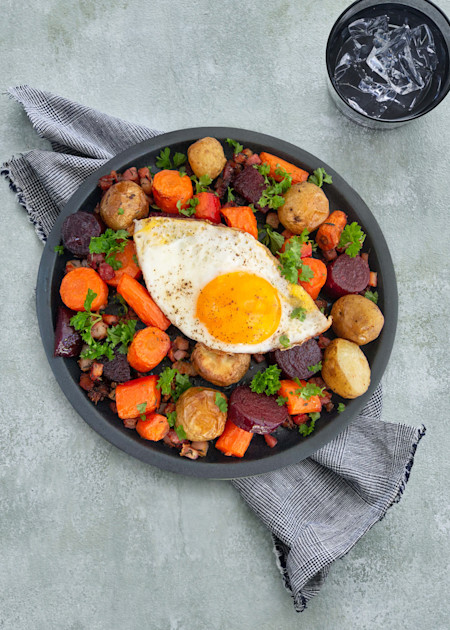 Bagte rodfrugter med bacon og spejlæg REMA 1000