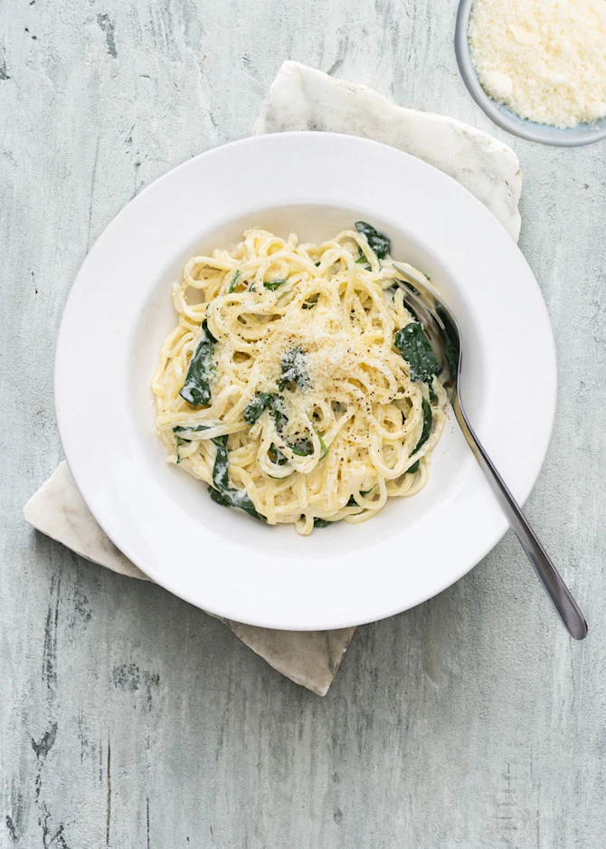 Cremet citronpasta med spinat