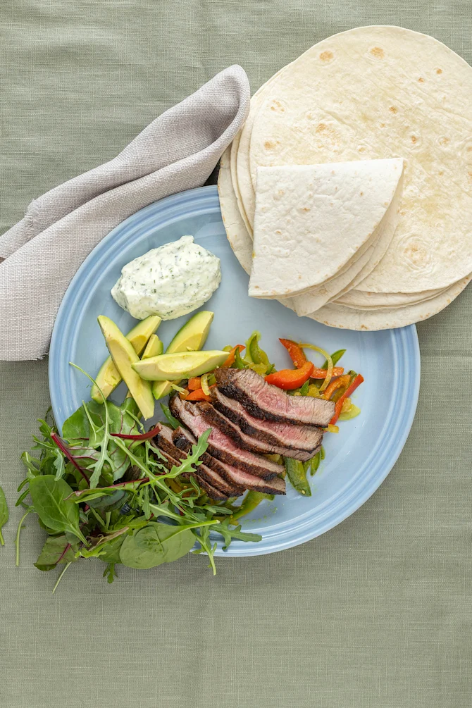 Steak fajitas med koriander og lime