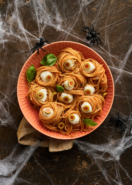 Spaghetti med mozzarellaøjne | REMA 1000