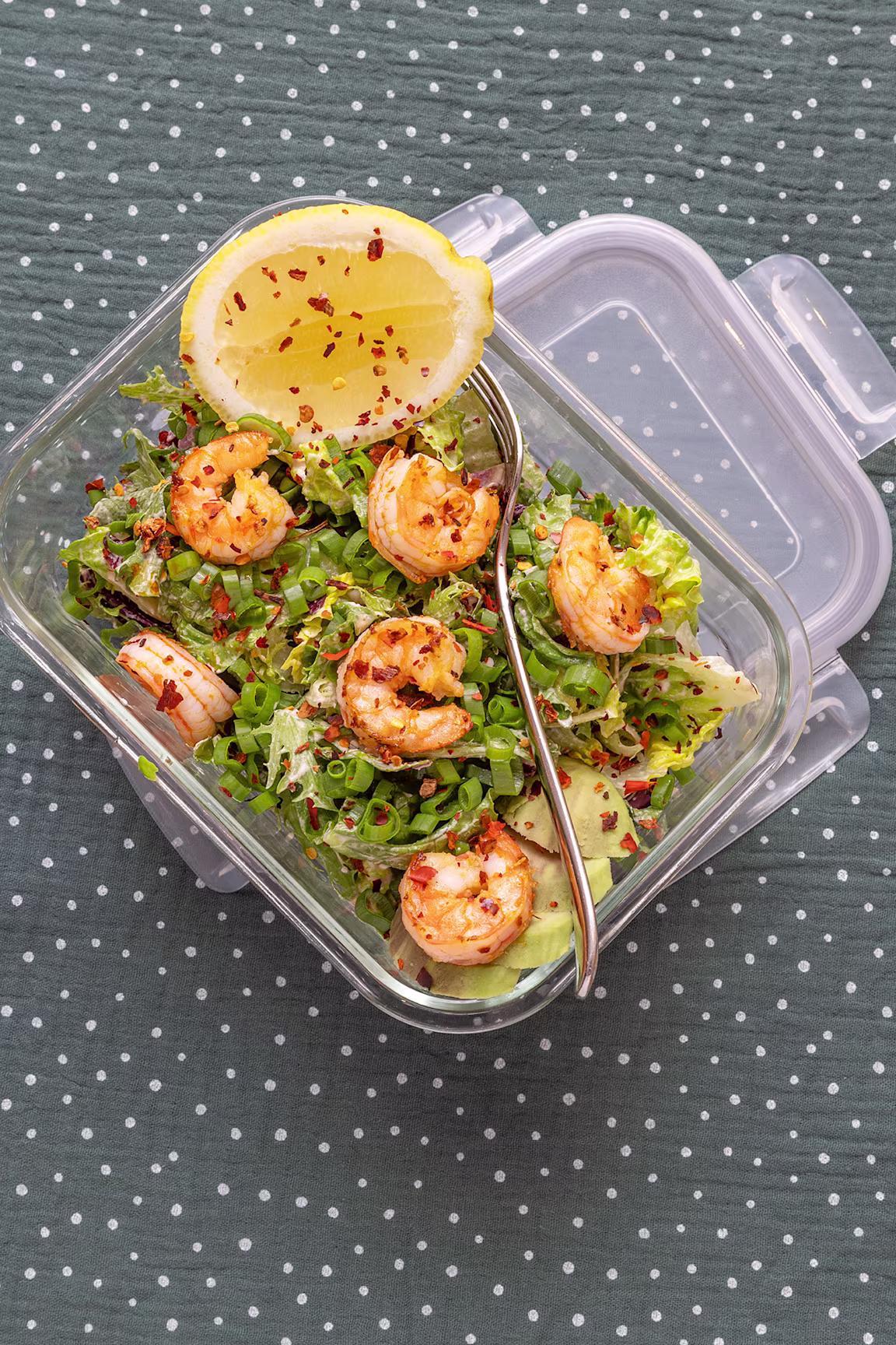Salatmix med rejer og hytteostdressing