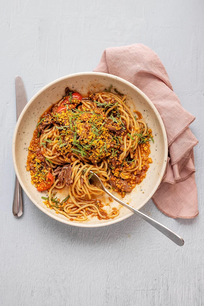 Ragout med andelår, citrusfrugter og spaghetti