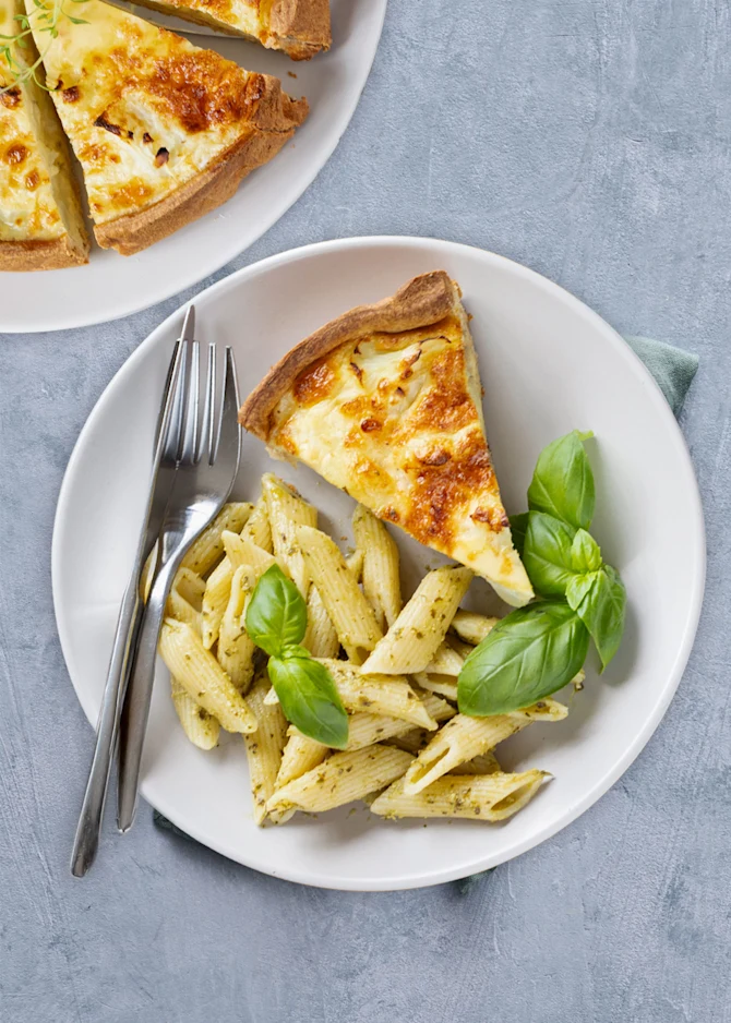 Blomkålstærte med muskatnød og pasta-pesto
