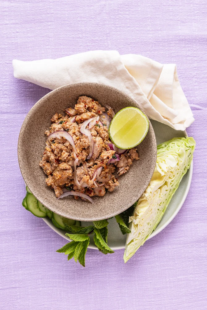 Larb moo – thailandsk salat med svinekød