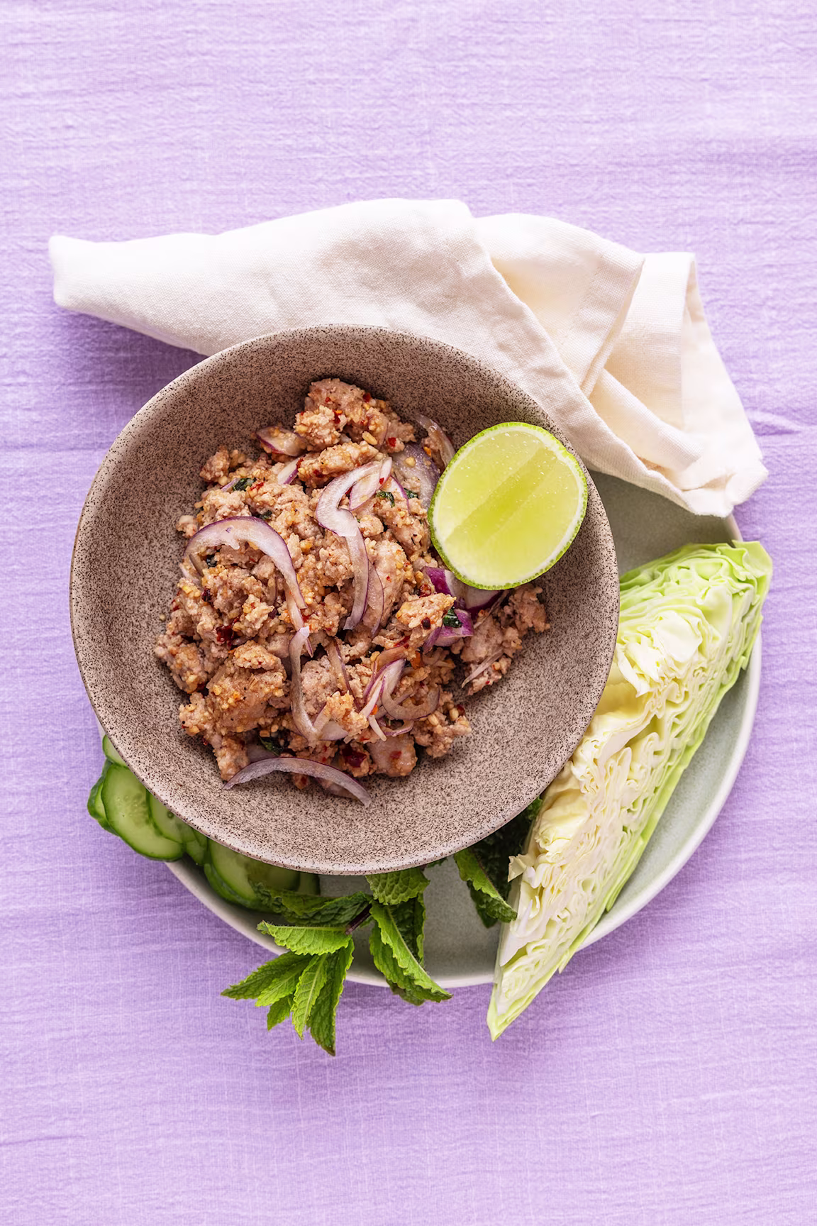 Larb moo – thailandsk salat med svinekød