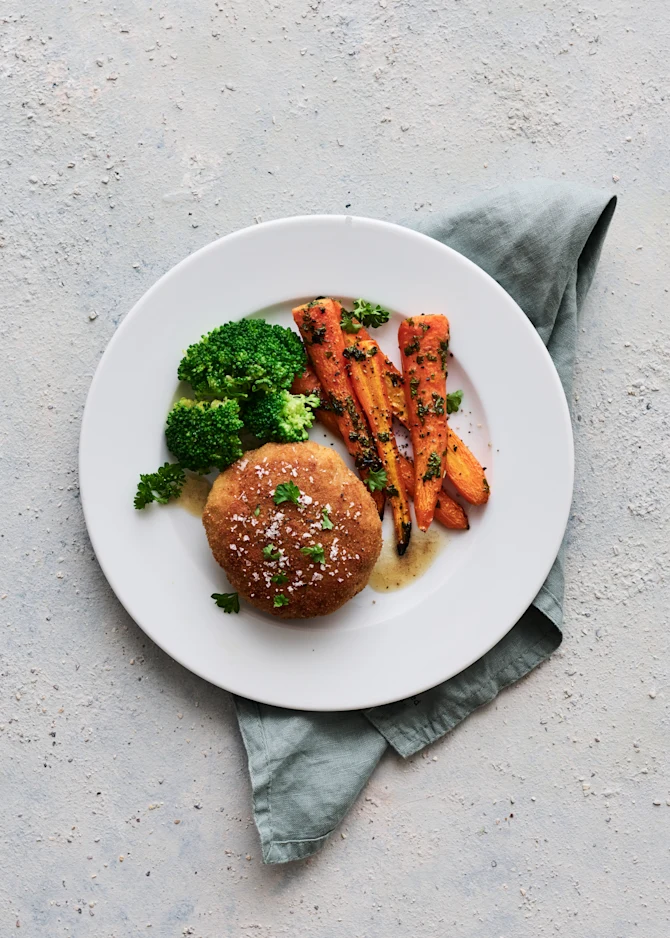 Glutenfri karbonader med honningristede gulerødder