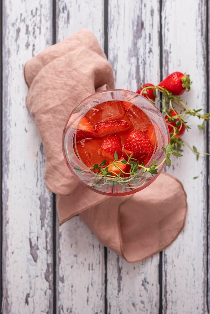 Jordbær/timian lemonade med brus