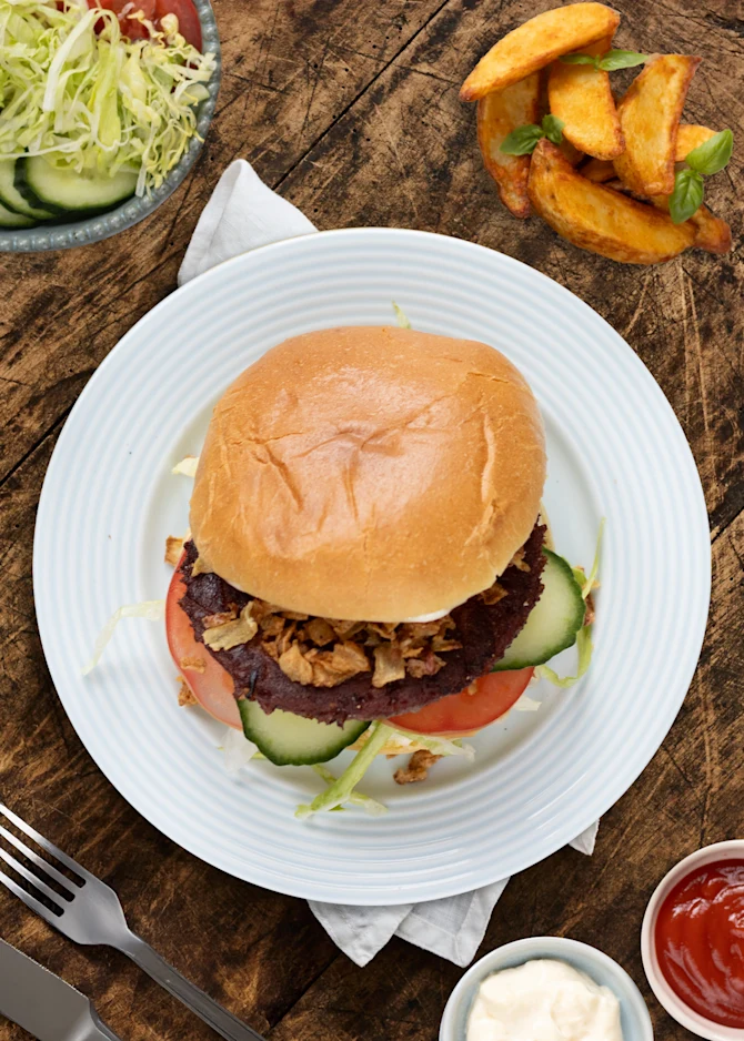 Veggieburgere med sprøde kartoffelbåde